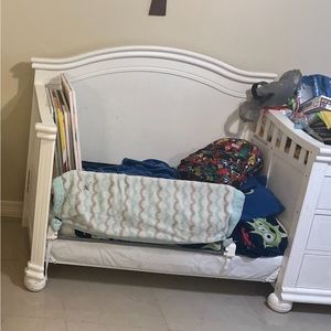 White Sorelle Baby Crib